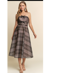 Vestido midi estraple negro