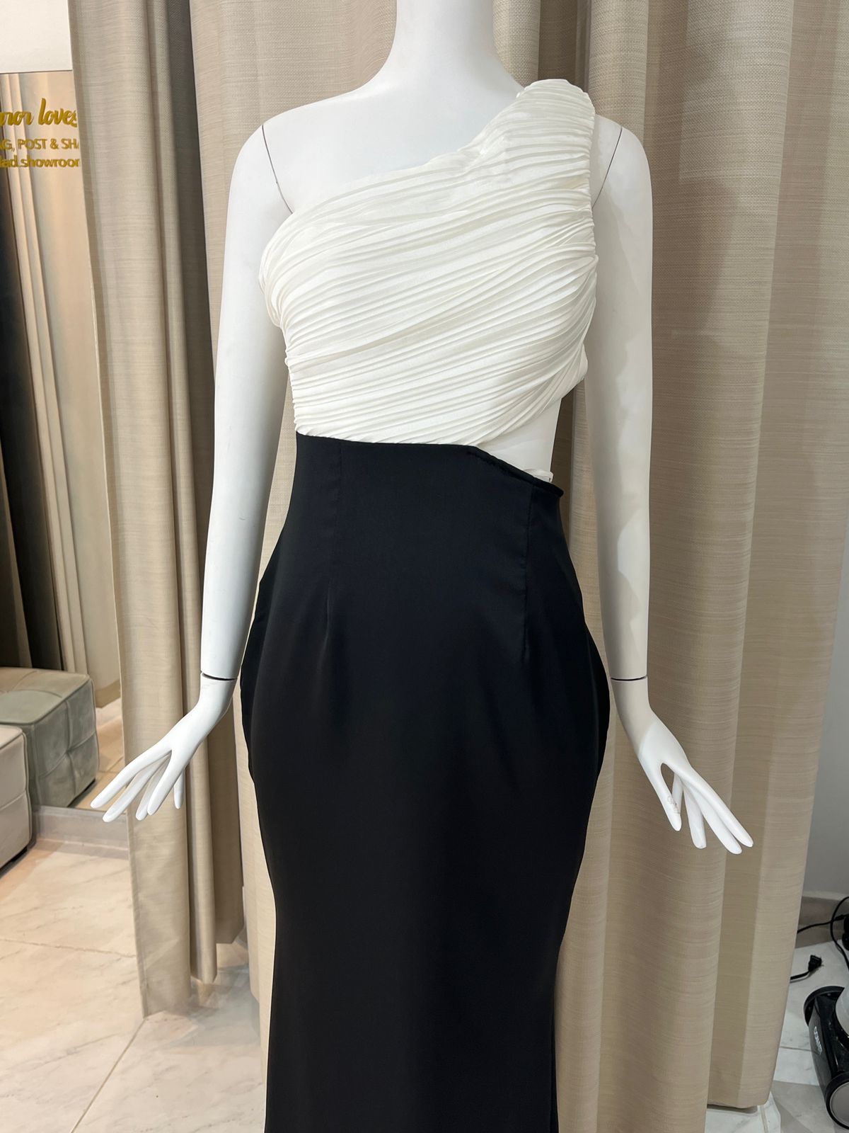 Vestido Blanco y Negro