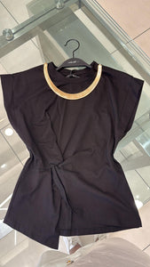 Blusa Con Collar Dorado