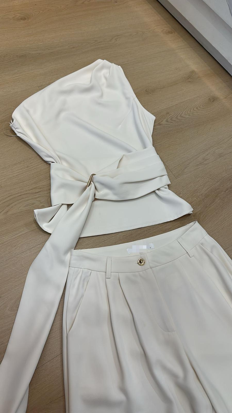 Set Blusa y Pantalon Color Hueso