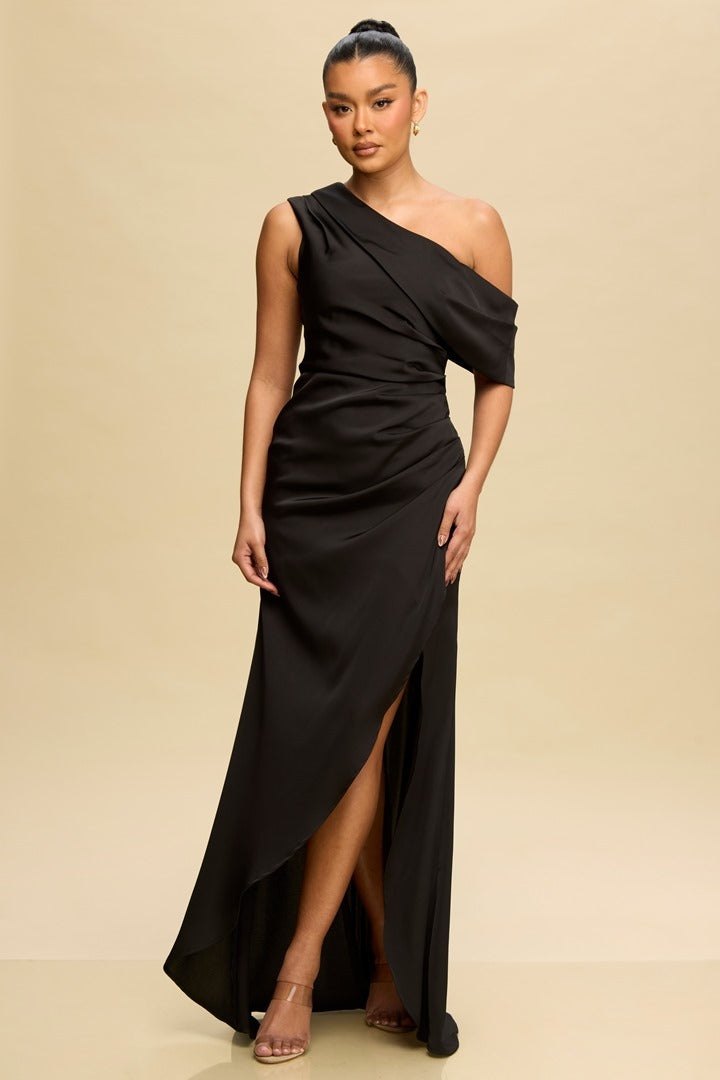 Vestido Negro Hombros