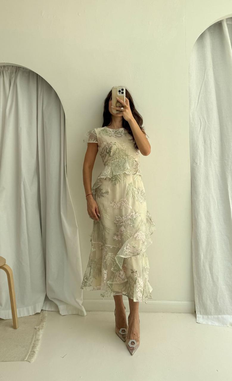 Vestido Midi con Olanes